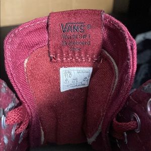 Maroon Vans sk8 hi
